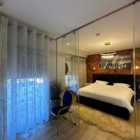 Deluxe Apartament Boulevard Apartman Tirana